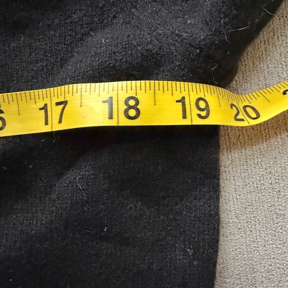 Everlane Black Recycled Cashmere Wool Crewneck Sweater Medium - Picture 5 of 6